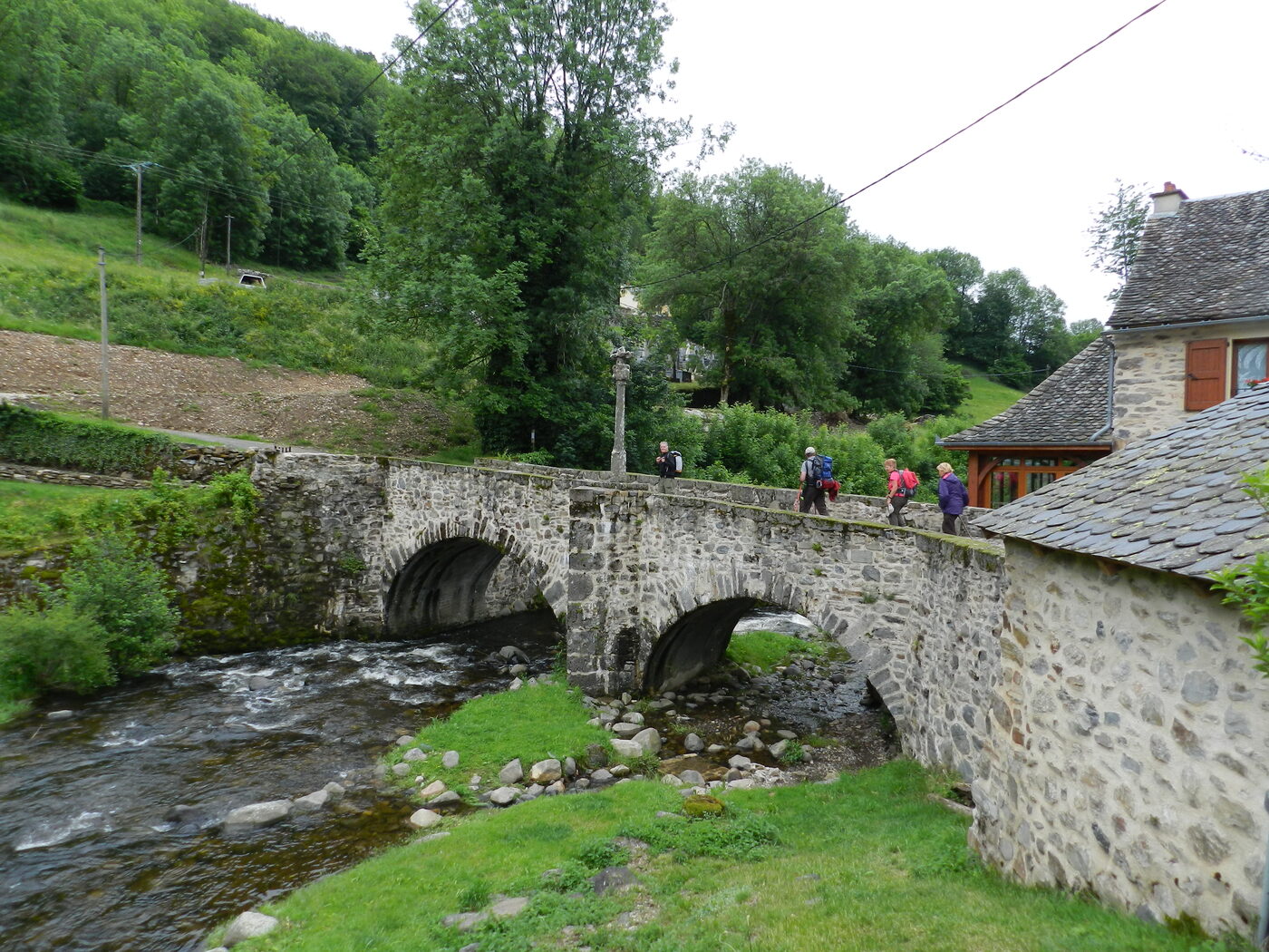 Le pont des Pèlerins de Saint-Chély-d'Aubrac sur la Boralde