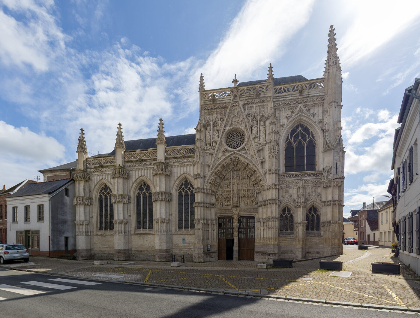 La chapelle du Saint-Esprit de Rue, joyau du gothique flamboyant picard, près de la Baie de Somme