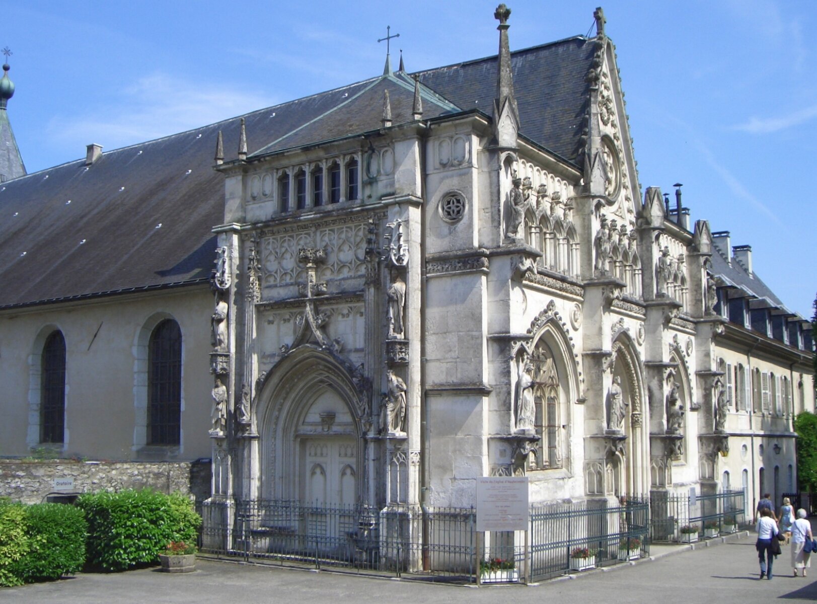 Abbaye de Hautecombe au bord du lac du Bourget en Savoie