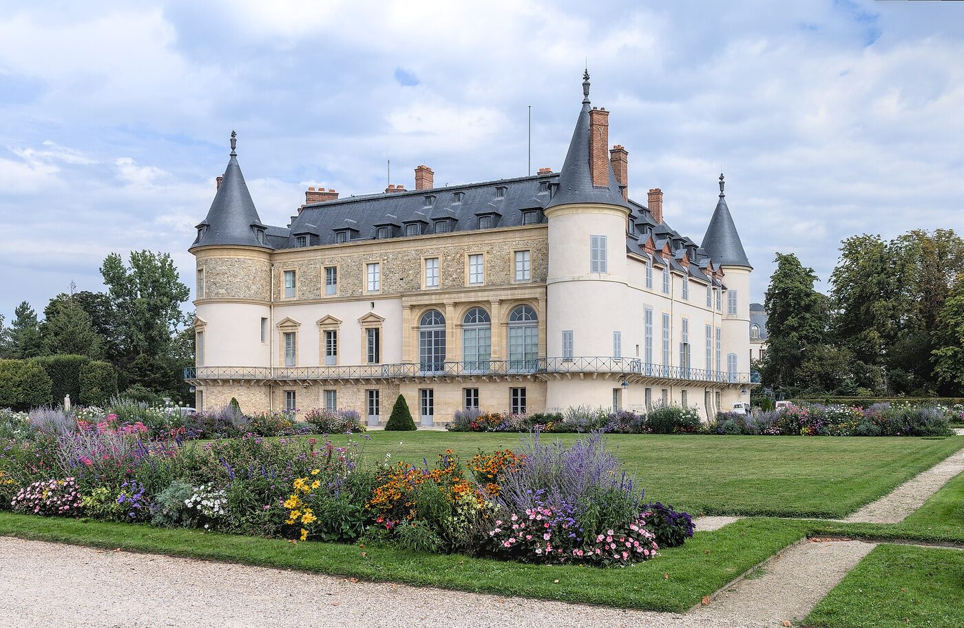 Le château de Rambouillet et son plan d'eau, dans les Yvelines